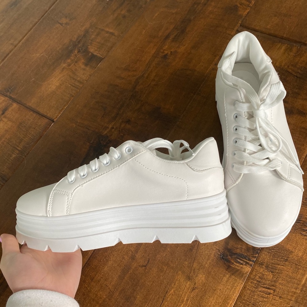 Platform sneakers